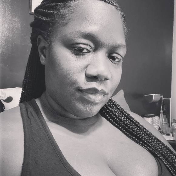 Poshmark profile picture for @shaun